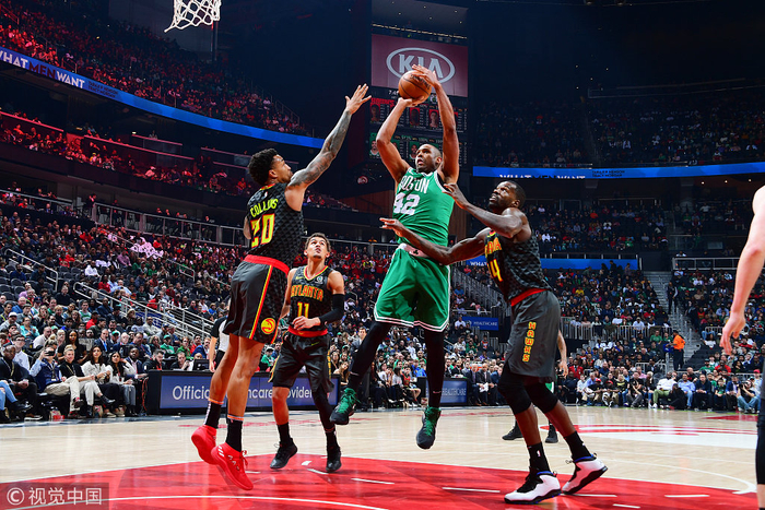 谭龙效力亚泰8年陪球队降级又冲超，如今再次跟随球队降级（谭龙在亚泰八年，历经降级与冲超，如今再度随队降级）