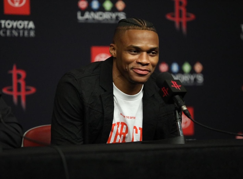 囧叔向裁判施压后染红，罗基：容忍这种行为问题会越来越严重（阿莱格里向裁判施压遭驱逐，罗基：若继续容忍，问题只会恶化）