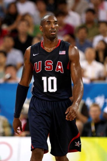 穆勒与梅西交手记录：穆勒正式比赛7胜1负，周末将...（穆勒战梅西往绩：正式赛场7胜1负，周末再迎对决）