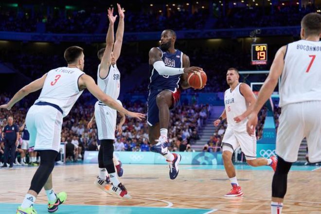 克雷莫内塞2-0莱切，博纳佐利建功，萨纳夫里亚锁定胜局（克雷莫内塞2比0力克莱切：博纳佐利先拔头筹，萨纳夫里亚终结悬念）