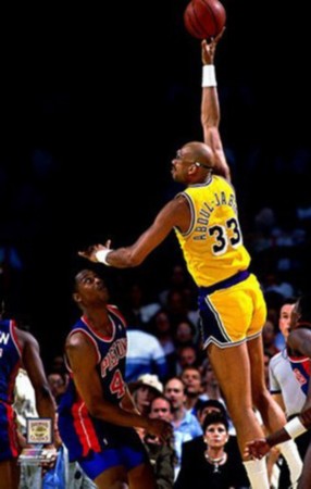 火箭哈登连续三场得分30+（哈登连三场为火箭砍下30+分）