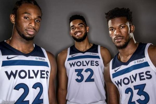 CBA杯半场：韦瑟斯庞17分，青岛66-41领先天津（CBA杯半场战报：韦瑟斯庞轰17分，青岛66-41暂领先天津）